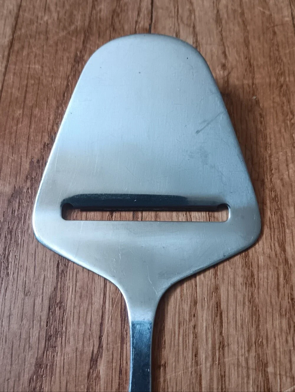 18/0 Stainless Steel Minimalist Cheese Slicer & Server